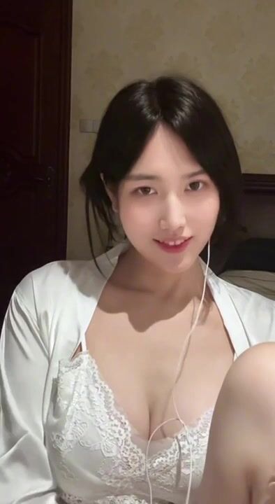 Người mẫu Trung Quốc, Vú To Hồng Tự bú cu giả Bóp Vú Live Sex cực nứng